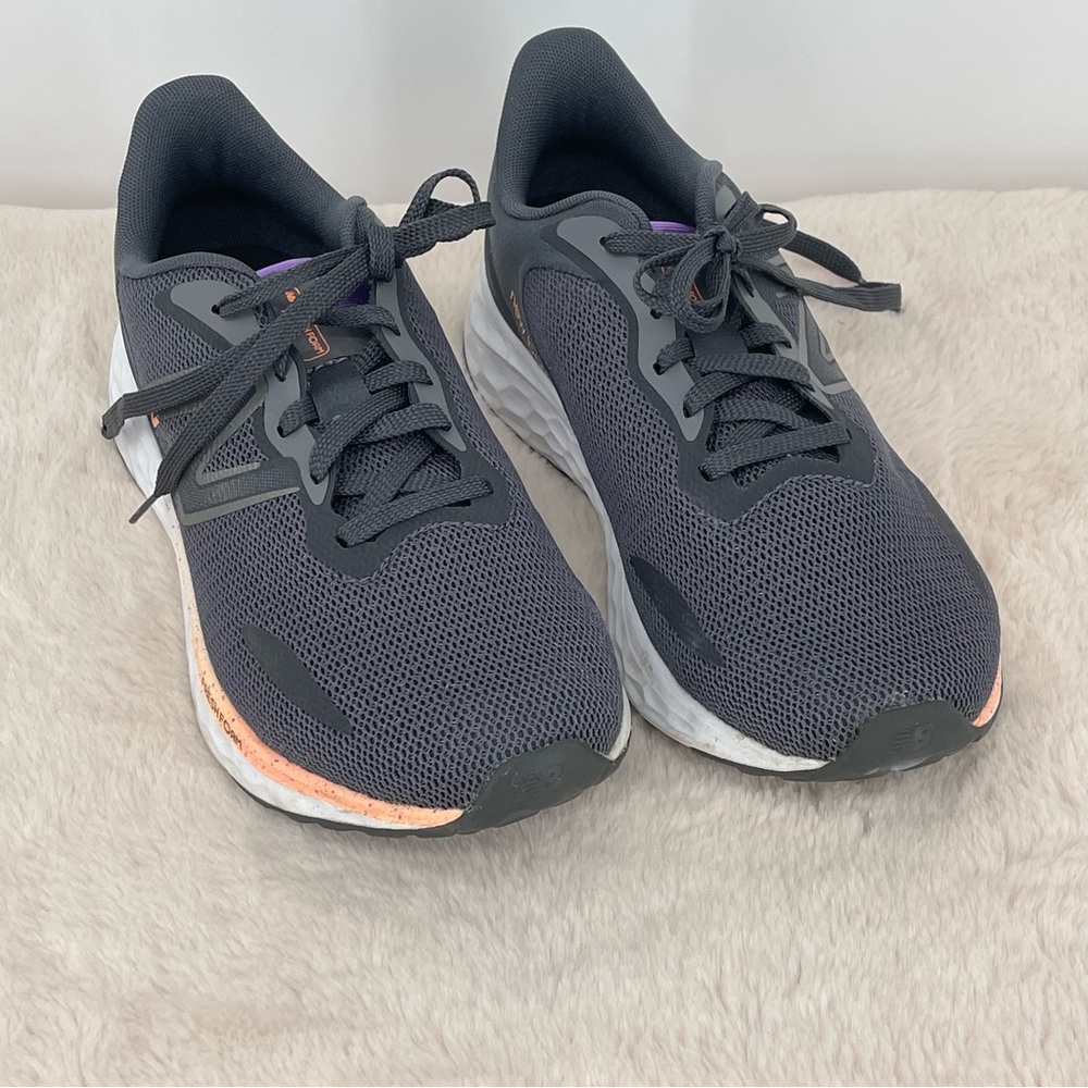 NEW BALANCE ARISHI FRESH FOAM SIZE 9 Women's Gray Athletic Shoes